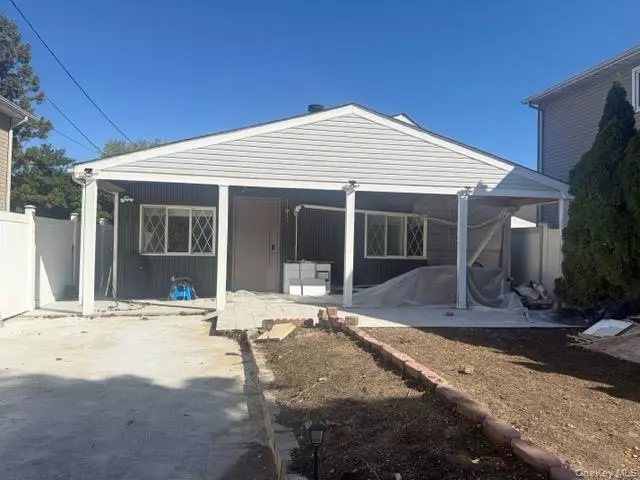 Bethpage, NY 11714,28 Floral AVE