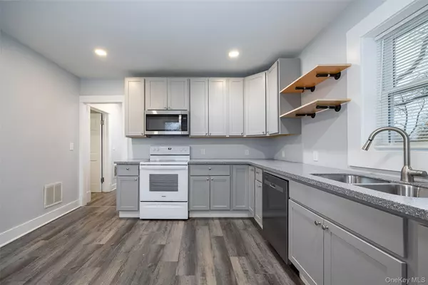 Poughkeepsie, NY 12601,5 Orchard PL