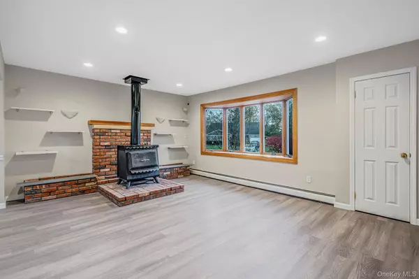 Nesconset, NY 11767,23 Dellmarie LN