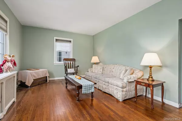 North Merrick, NY 11566,2271 Locust ST