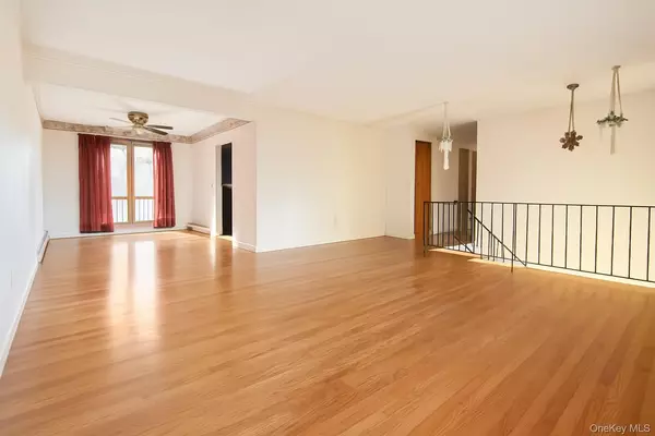 Wappingers Falls, NY 12590,5 Cayuga DR