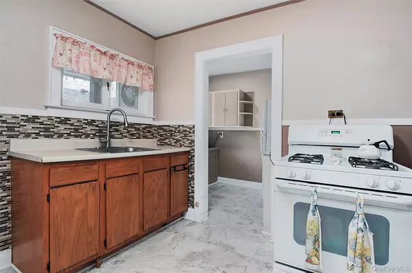 Poughkeepsie, NY 12603,85 Overocker RD