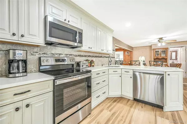 Mount Sinai, NY 11766,15 Shore RD