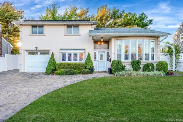 287 Clearmeadow DR, East Meadow, NY 11554