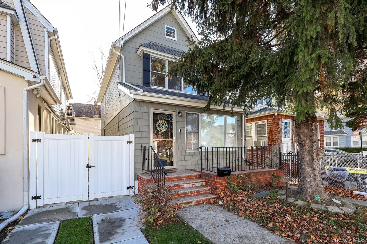 Forest Hills, NY 11375,72-04 Manse ST