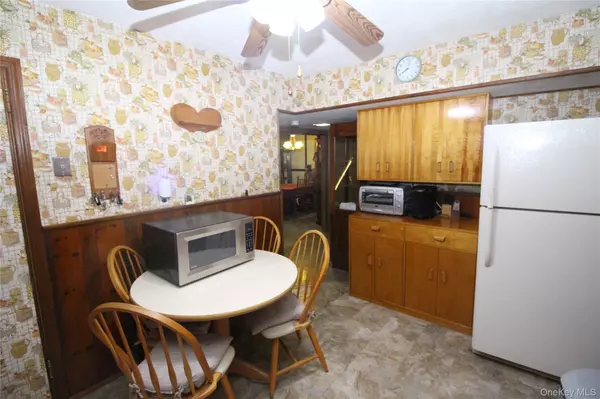 Amityville, NY 11701,878 County Line RD