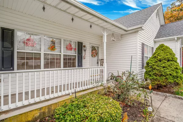 Ronkonkoma, NY 11779,1 Monaco CT