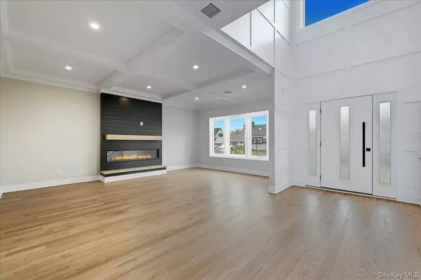 Westbury, NY 11590,39 Cobalt LN