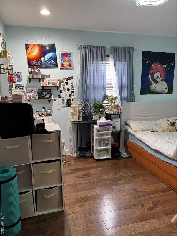 Corona, NY 11368,43-20 Junction Bouleva