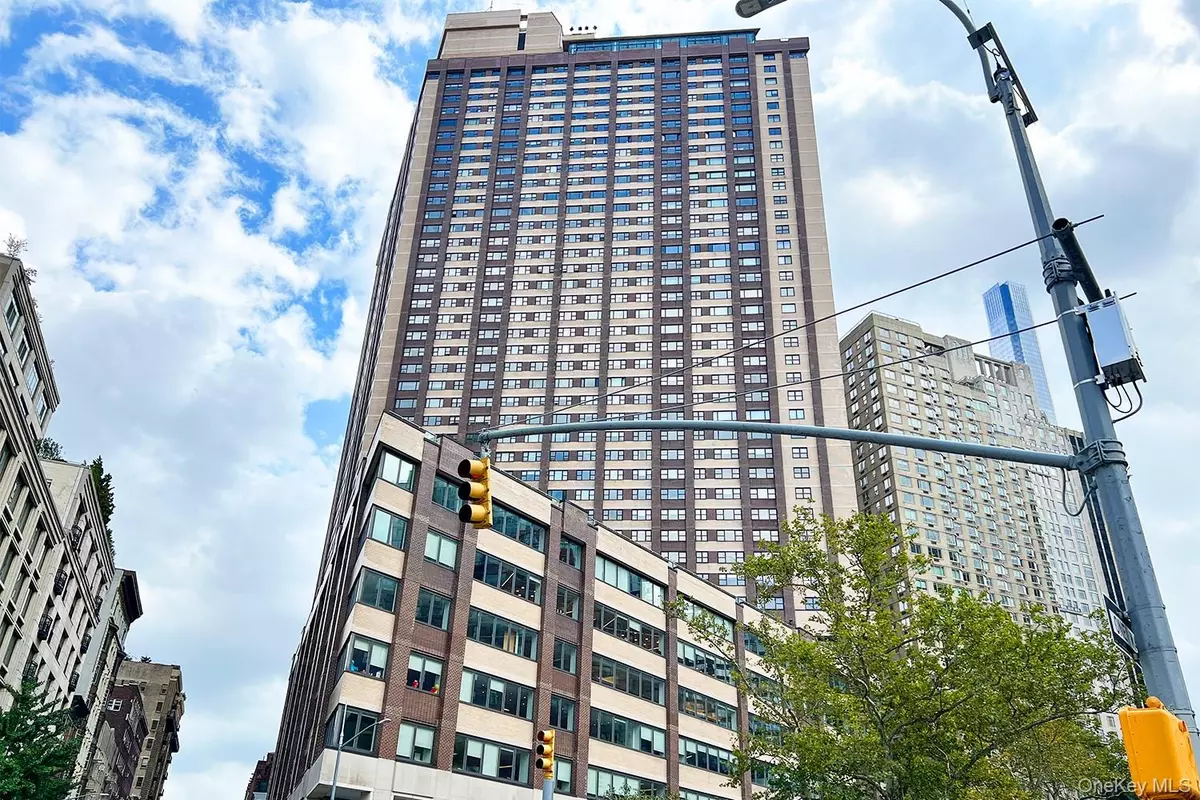 New York (manhattan), NY 10023,20 West 64 ST #30A