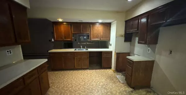 Elmont, NY 11003,1493 Rosser AVE