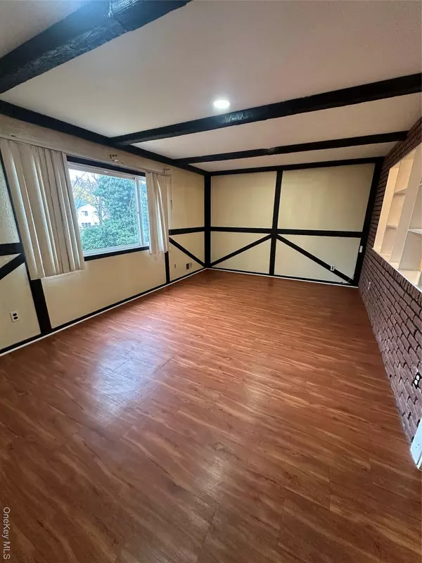 Spring Valley, NY 10977,69 Gerow AVE