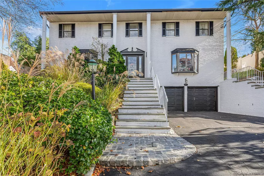 2 Coolidge AVE #T, Glen Head, NY 11545