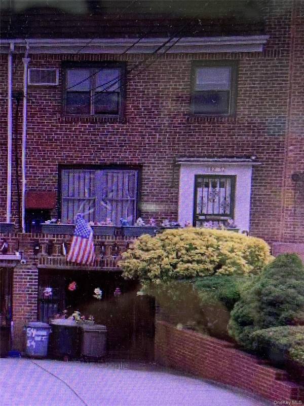 Forest Hills, NY 11375,10252 63rd AVE