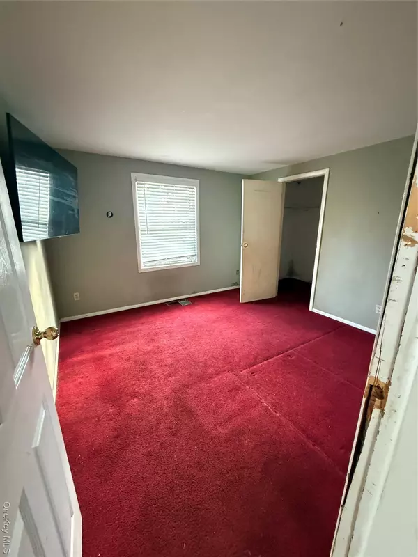 Bay Shore, NY 11706,7 Kristin CT