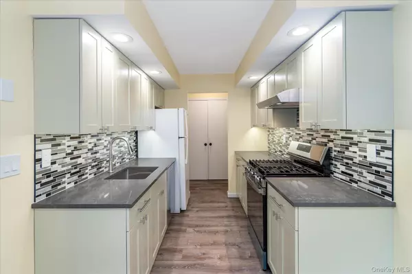 Mount Kisco, NY 10549,43 Foxwood CIR