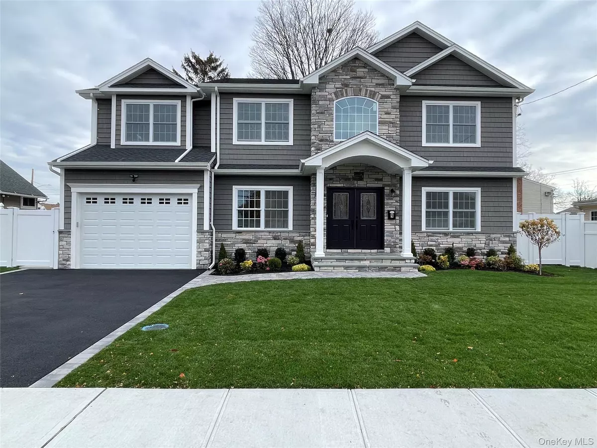 Hicksville, NY 11801,9 Briggs ST