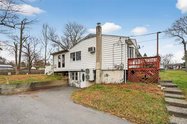 Monroe, NY 10950,3 Hickory LN