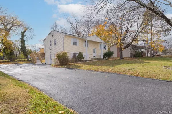 Garnerville, NY 10923,7 Southpark DR