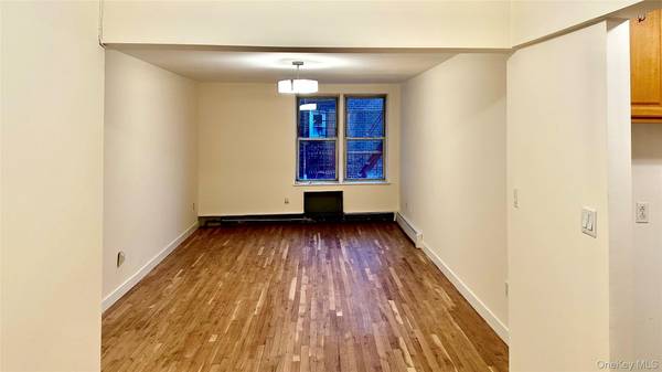 Kew Gardens, NY 11415,84-70 129 St #6J