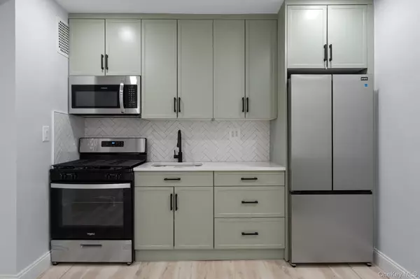 Jackson Heights, NY 11372,37-26 87th ST #6C