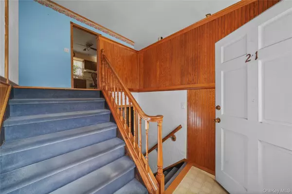 Shirley, NY 11967,21 Lama DR