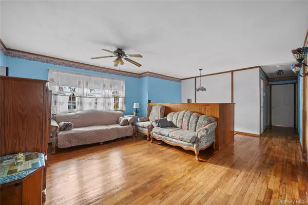 Shirley, NY 11967,21 Lama DR