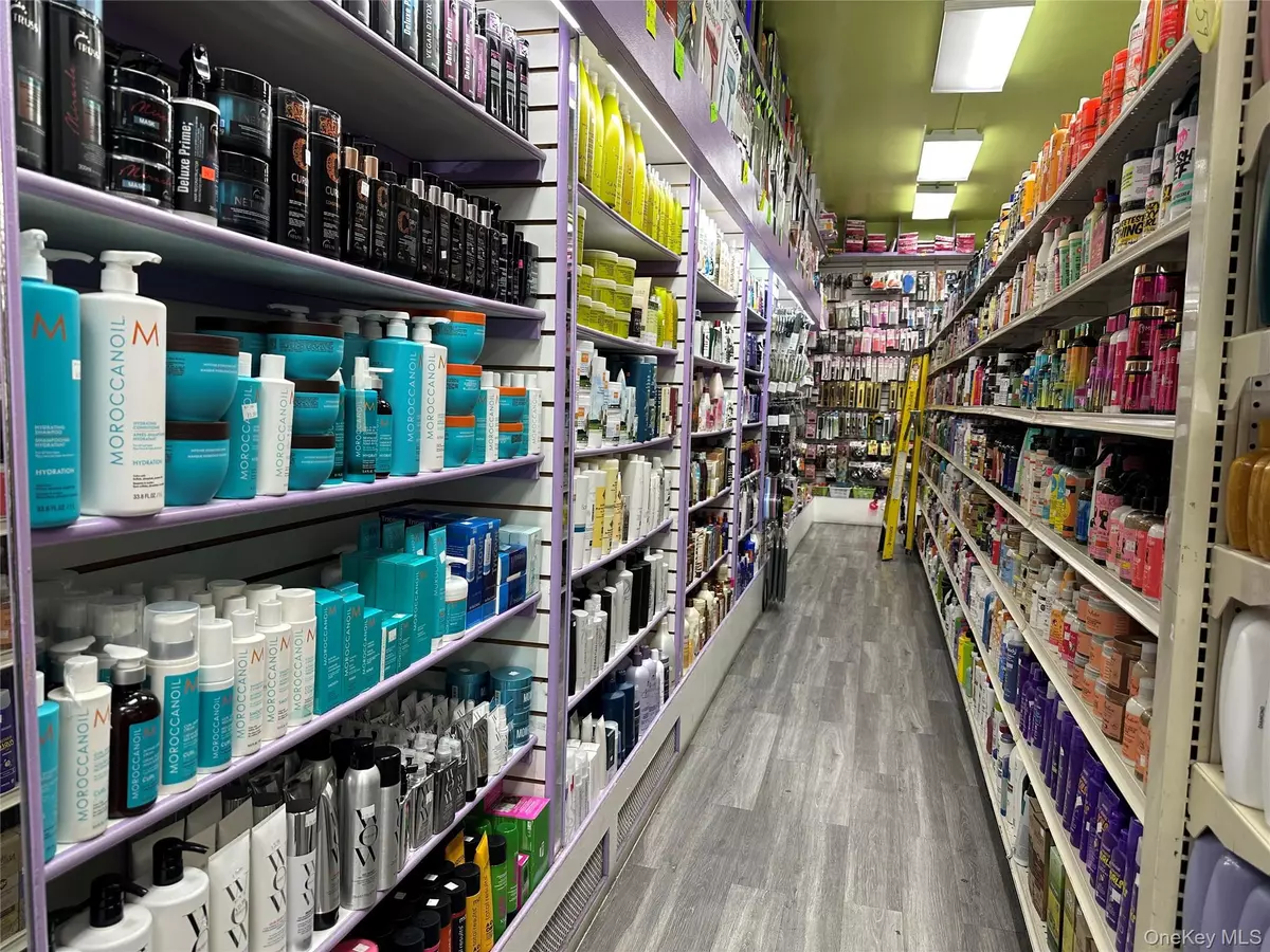 Woodhaven, NY 11421,Address not disclosed