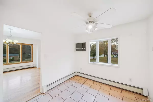 East Northport, NY 11731,15 Arleigh RD