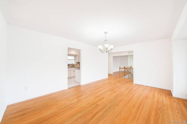 East Northport, NY 11731,15 Arleigh RD