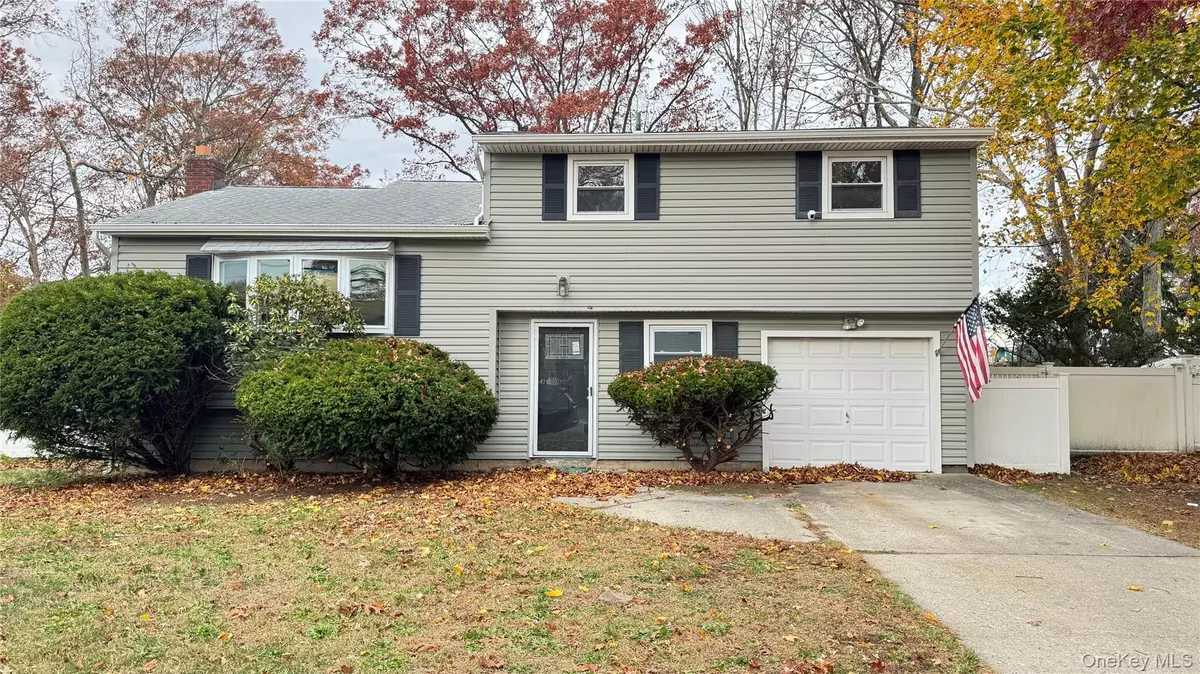 Centereach, NY 11720,42 Holiday Park DR