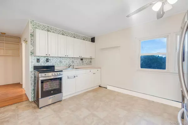 Levittown, NY 11756,231 Blacksmith RD