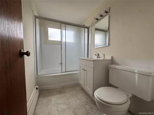 Levittown, NY 11756,231 Blacksmith RD