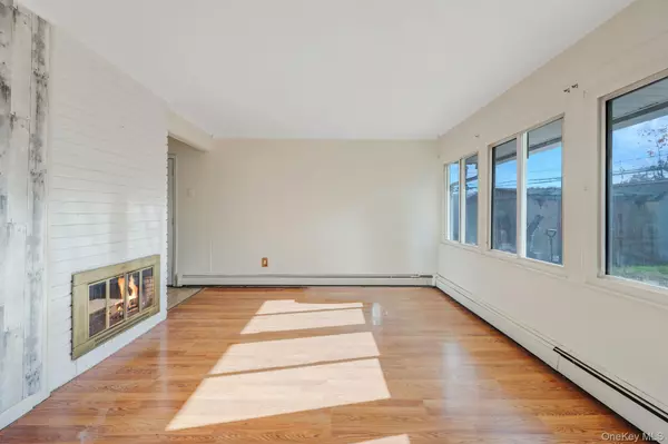 Levittown, NY 11756,231 Blacksmith RD