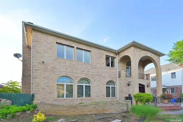 10835 66th RD, Forest Hills, NY 11375