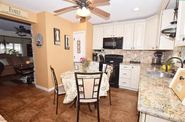 Levittown, NY 11756,49 Cutter LN