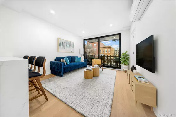 30-24 32nd ST #3A, Astoria, NY 11102