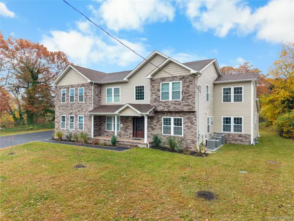 Wheatley Heights, NY 11798,4 Coventry CT