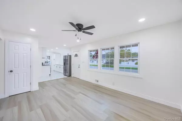 Brentwood, NY 11717,148 Claywood DR