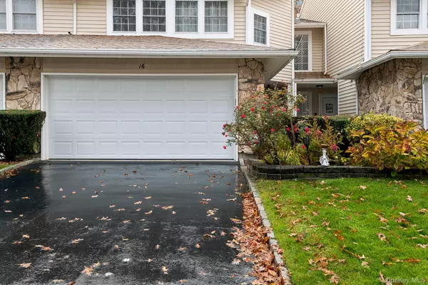 Holbrook, NY 11741,16 Hampshire CT