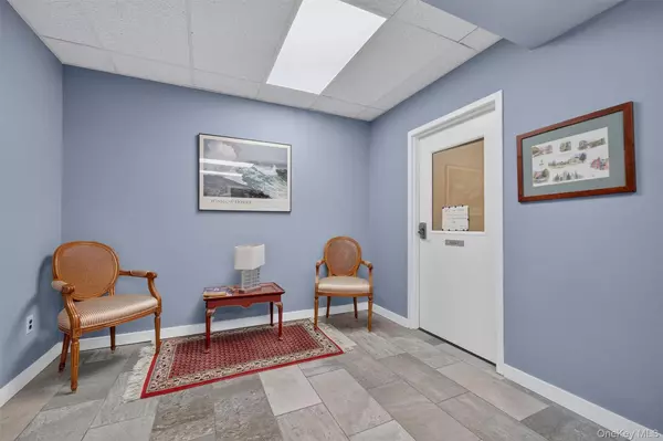 Pawling, NY 12564,527 Route 22