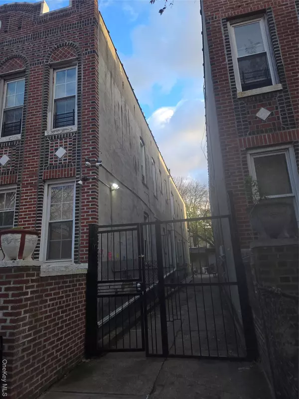 Brooklyn, NY 11213,1136 Saint Marks AVE #4