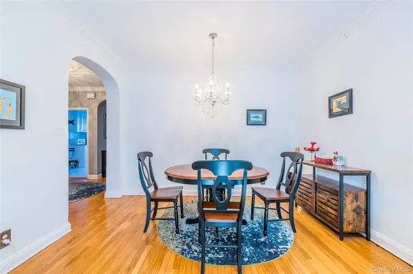 Floral Park, NY 11001,43 floral blvd #1C