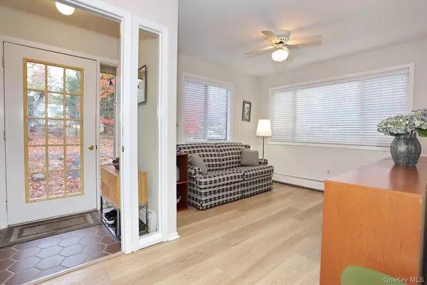 Tappan, NY 10983,12 Hickory Hill LN