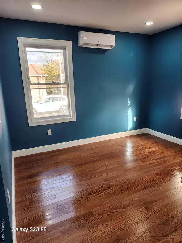 Jamaica, NY 11434,16820 Foch BLVD