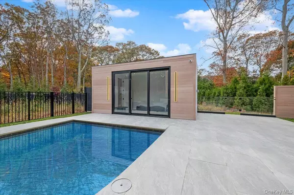 Wainscott, NY 11975,21 Westwood RD