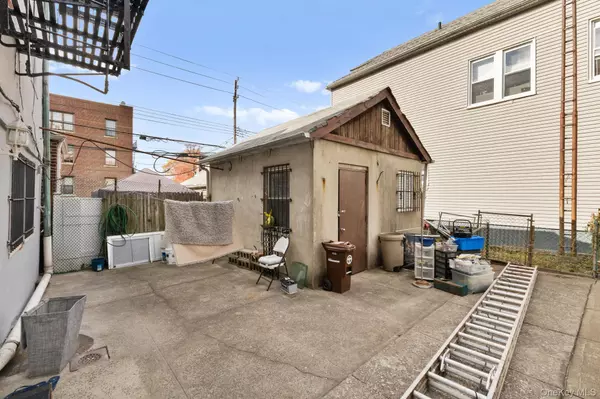 Bronx, NY 10462,953 Rhinelander AVE