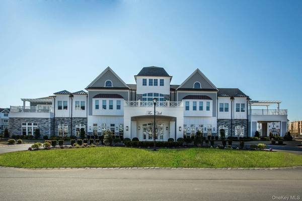 Plainview, NY 11803,18304 Aspenwood DR #239