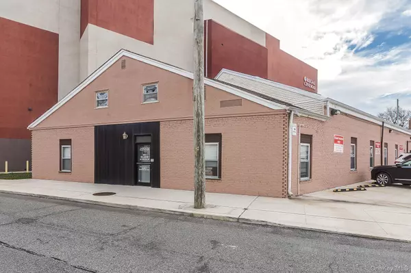 Lynbrook, NY 11563,337-343 Merrick RD