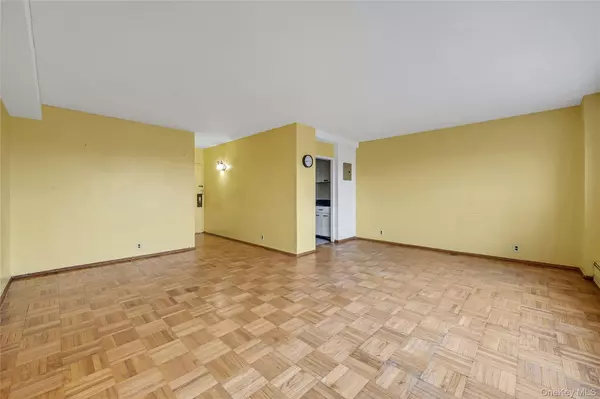 Bronx, NY 10468,1 Fordham Hill OVAL #12C